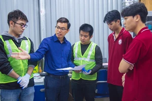 Sinh viên Trường ĐH Việt Nhật (ĐH Quốc gia Hà Nội) được học nhiều kiến thức thực tế.
