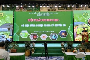 TS Nguyễn Xuân Trường phát biểu khai mạc Hội thảo.
