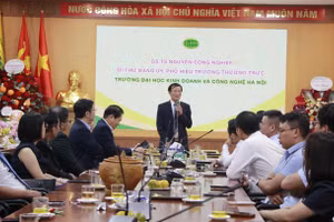 GS.TS Nguyễn Công Nghiệp phát biểu tại buổi gặp mặt.