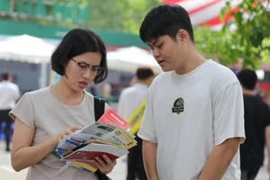 Thí sinh tham dự Ngày hội lựa chọn nguyện vọng xét tuyển 2025 tại Đại học Bách khoa Hà Nội - ngày 19/7.