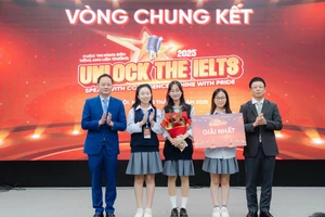 Ban tổ chức đã trao giải Nhất cho đội đến từ Trường THPT Hồng Quang (TP Hải Phòng).