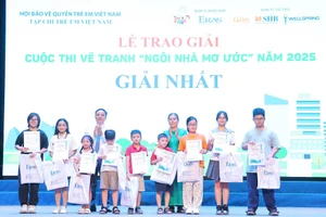 Các thí sinh đoạt giải Nhất cuộc thi vẽ tranh "Ngôi nhà mơ ước" năm 2025.