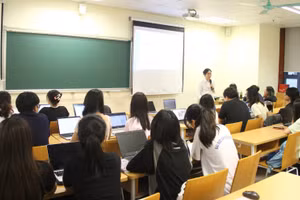 Một lớp học của Đại học Kinh tế quốc dân.