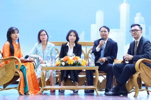 Các chuyên gia tham gia Tọa đàm khoa học.