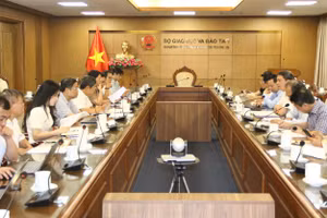 Quang cảnh buổi làm việc.