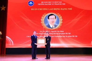 GSTS NGƯT Nguyễn Văn Minh được trao Huân chương Lao động hạng Nhì