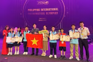 Đoàn Việt Nam tại kỳ thi Toán quốc tế PhiMO 2024.
