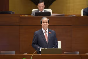 Bộ trưởng Nguyễn Kim Sơn phát biểu tại phiên thảo luận sáng 16/6.