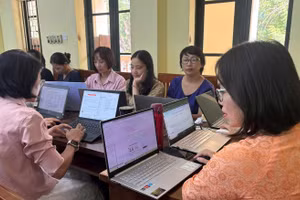 Giáo viên Trường THPT Quang Trung – Đống Đa (Hà Nội) tập huấn Ứng dụng AI và thiết bị công nghệ để thực hiện chương trình giáo dục phổ thông 2018.