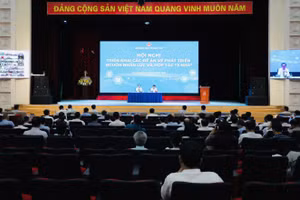 Toàn cảnh hội nghị.