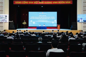 Toàn cảnh hội nghị.