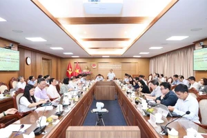 Quang cảnh buổi làm việc.