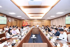 Quang cảnh buổi làm việc.