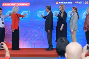 Nghi thức phát động Diễn đàn Đổi mới sáng tạo giáo dục Việt Nam với Trí tuệ nhân tạo 2025.