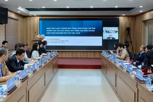 Hội thảo được tổ chức theo hình thức trực tiếp kết hợp trực tuyến.