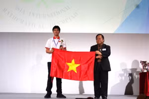 Phan Thành Huy, học sinh lớp 12, Trường THPT Chuyên Hà Nội Amsterdam, học sinh đạt giải Quán quân (Champion) AIMO năm 2025.