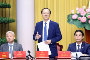 Thứ trưởng Phạm Ngọc Thưởng phát biểu tại buổi họp báo - Ảnh: VGP.