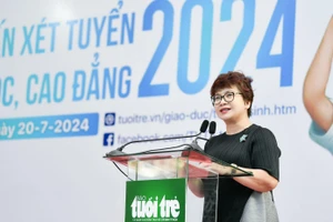 PGS.TS Nguyễn Thu Thủy phát biểu tại Ngày tư vấn xét tuyển đại học, cao đẳng năm 2024.