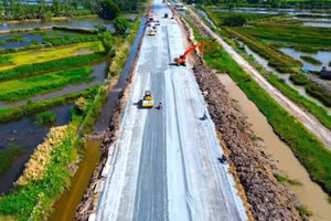 Trường ĐH Giao thông vận tải huy động chuyên gia tham gia dự án xây dựng cầu cạn