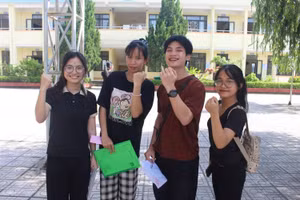 Thí sinh dự thi môn Toán - Kỳ thi tốt nghiệp THPT năm 2025.