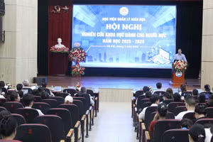 Toàn cảnh hội nghị.