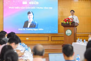 PGS.TS Trương Ngọc Kiểm, Giám đốc Trung tâm Chuyển giao Tri thức và Hỗ trợ khởi nghiệp phát biểu tại chương trình.