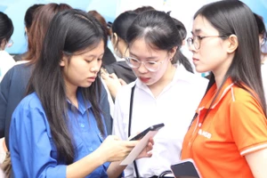 Sinh viên được tư vấn, giới thiệu việc làm.