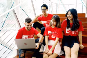 Sinh viên Trường ĐH Anh Quốc Việt Nam.