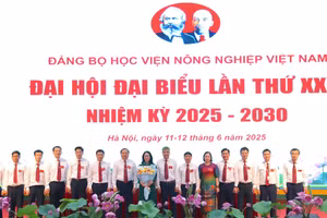Ban Chấp hành Đảng bộ Học viện Nông nghiệp Việt Nam nhiệm kỳ 2025 - 2030 gồm 15 đồng chí. GS.TS Nguyễn Thị Lan tiếp tục được tín nhiệm bầu là Bí thư Đảng ủy. 
