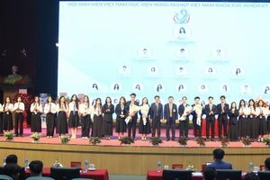 Ban Chấp hành Hội Sinh viên Việt Nam Học viện Nông nghiệp Việt Nam nhiệm kỳ 2025 - 2028 ra mắt Đại hội.