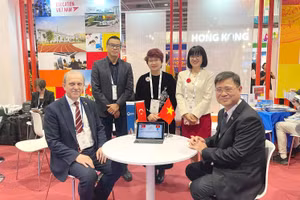 Trường ĐH Mỏ - Địa chất ký kết thỏa thuận hợp tác với các đối tác quốc tế tại APAIE.