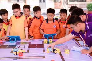 Từ ‘diệt giặc dốt’ đến kiến tạo thể chế giáo dục hiện đại