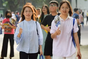 Thí sinh ngày hội lựa chọn nguyện vọng xét tuyển 2025 – sáng 19/7.