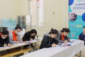 Với kiến thức chuyên môn vững vàng, sinh viên Trường Cao đẳng Y tế Hà Nội tự tin trả lời phỏng vấn của nhà tuyển dụng.