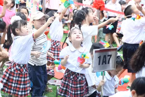 Học sinh lớp 1 Trường tiểu học Vĩnh Tuy (Vĩnh Hưng, Hà Nội).