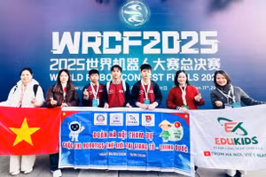 3 học sinh Trường THCS An Dương Vương (Đông Anh, TP. Hà Nội) xuất sắc giành Cúp chiến thắng và 2 Huy chương Vàng danh giá tại vòng chung kết Cuộc thi Robotics thế giới.