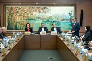 Toàn cảnh phiên thảo luận tổ.