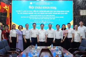 Các chuyên gia, nhà khoa học tham dự hội thảo.