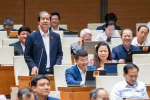 Bộ trưởng Nguyễn Kim Sơn giải trình, làm rõ một số vấn đề đại biểu Quốc hội nêu - chiều 4/11.