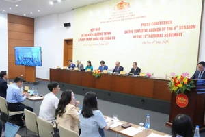 Quang cảnh buổi họp báo.