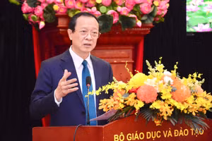 Thứ trưởng Thường trực Phạm Ngọc Thưởng phát biểu tại hội nghị.