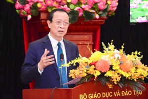 Thứ trưởng Thường trực Phạm Ngọc Thưởng phát biểu tại hội nghị.