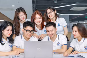 Sinh viên Trường ĐH Thương mại. Ảnh: NTCC.