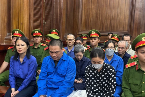 Các bị cáo tại tòa. (Ảnh: Phúc Uyên)