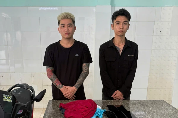 Lê Văn Nhâm (trái) và Lương Công Thuận. (Ảnh: Công an TPHCM).