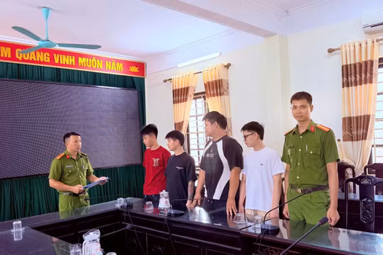 Công an xã Thái Thụy triệt phá nhóm người thu thập, mua bán trái phép thông tin tài khoản ngân hàng của học sinh.