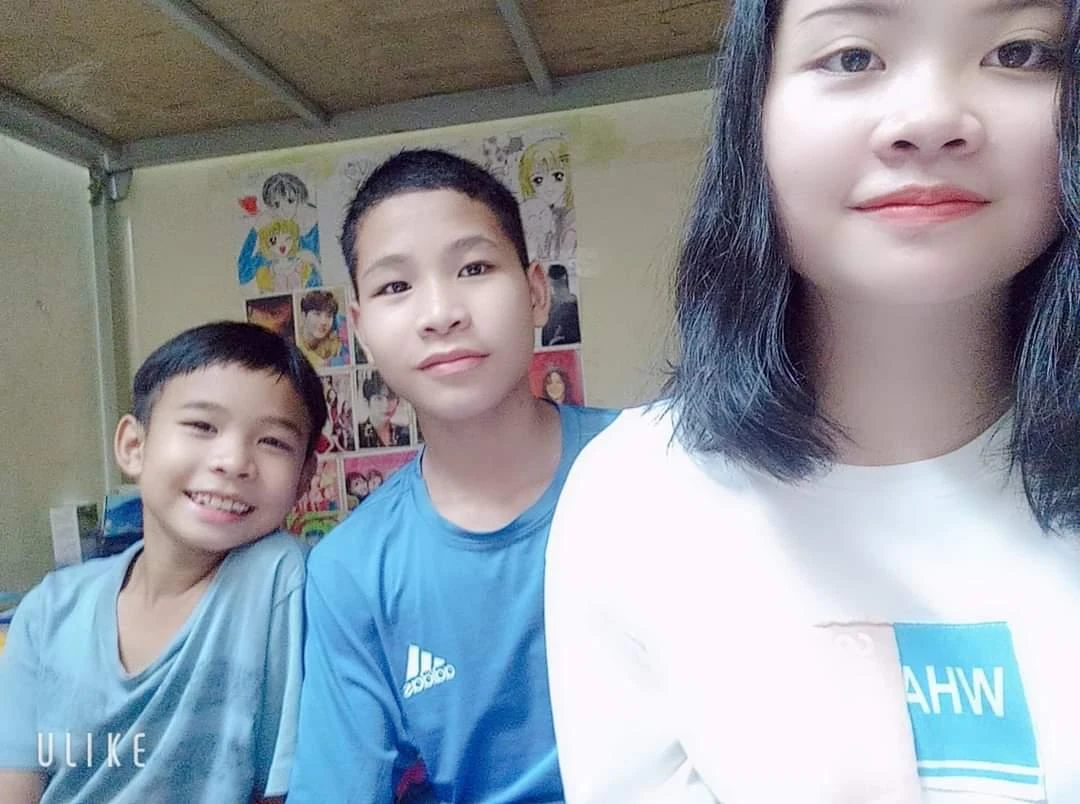 Hình ảnh ba chị em Hoàng Thị Mũ.