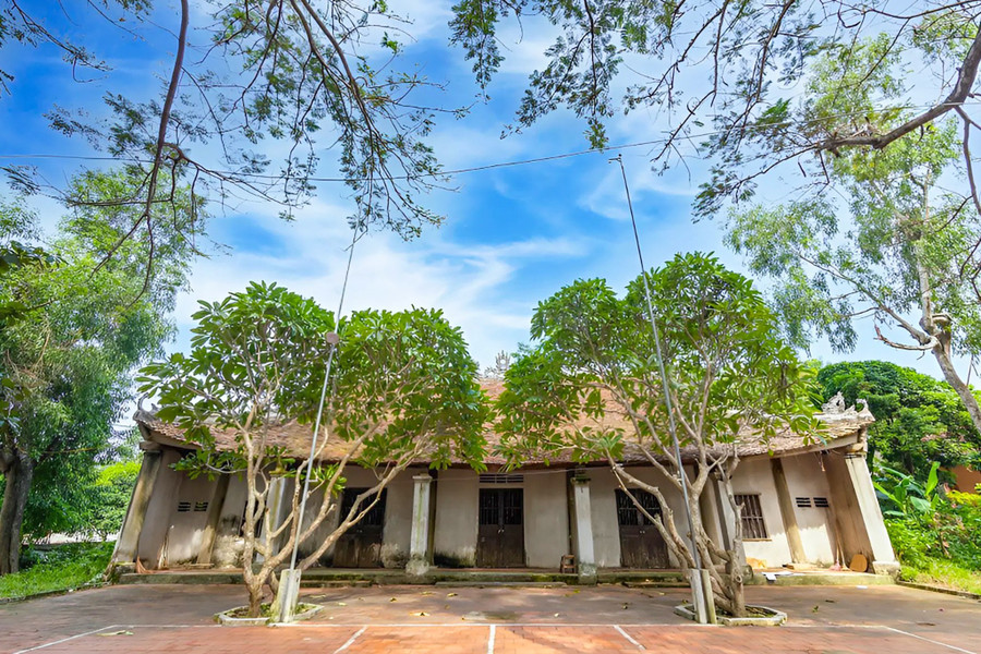Đình Trung Cần thờ Nghĩa Quận công Tống Tất Thắng. Ảnh: Hồ Hà tong-tat-thang-danh-tuong-khai-khoa-mien-dat-hoc-2.jpg