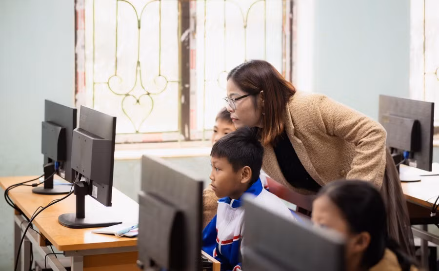 Giáo viên sử dụng hiệu quả AI sẽ đặt nền móng quan trọng trong tiến trình chuyển đổi số giáo dục. Ảnh: Mai Huệ