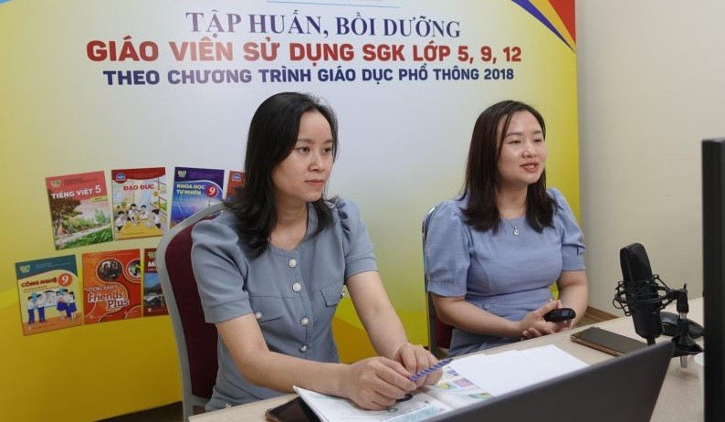 Một buổi tập huấn, bồi dưỡng giáo viên sử dụng sách giáo khoa lớp 5, lớp 9 và lớp 12. Ảnh minh họa: INT